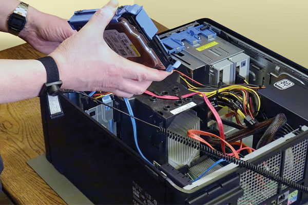 Khóa học sửa máy tính và laptop tại Minh Khang Digital